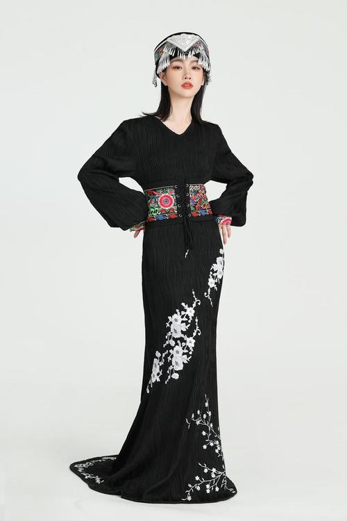 2021云上民族刺绣特色窗口服务行业服装创新设计大赛获奖作品揭晓